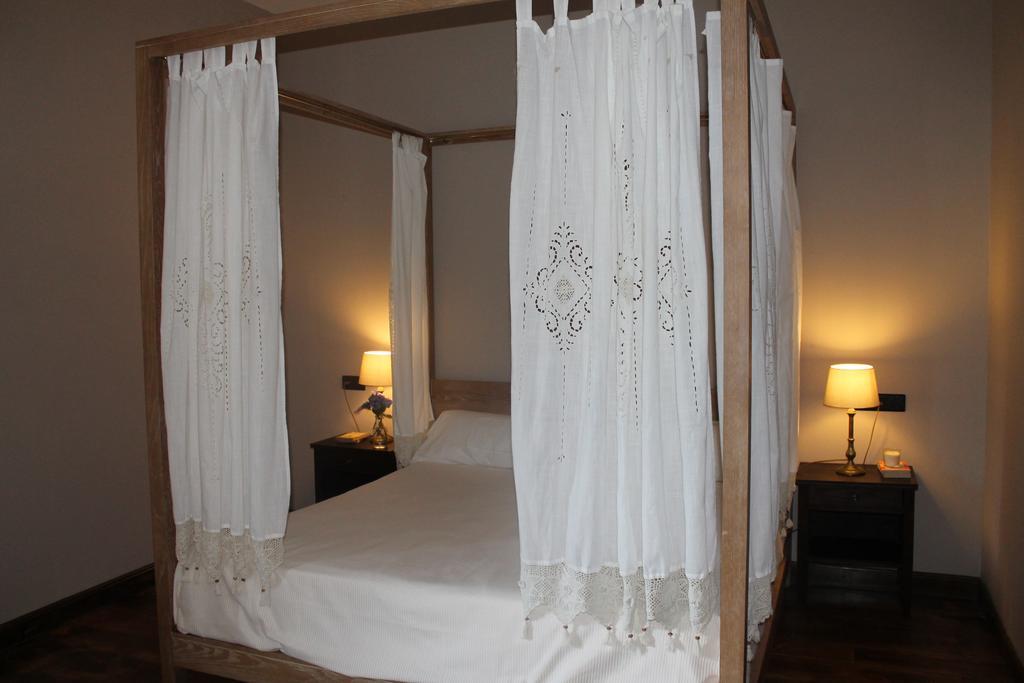 Hotel Palacio Conde Toreno Salas  Rum bild
